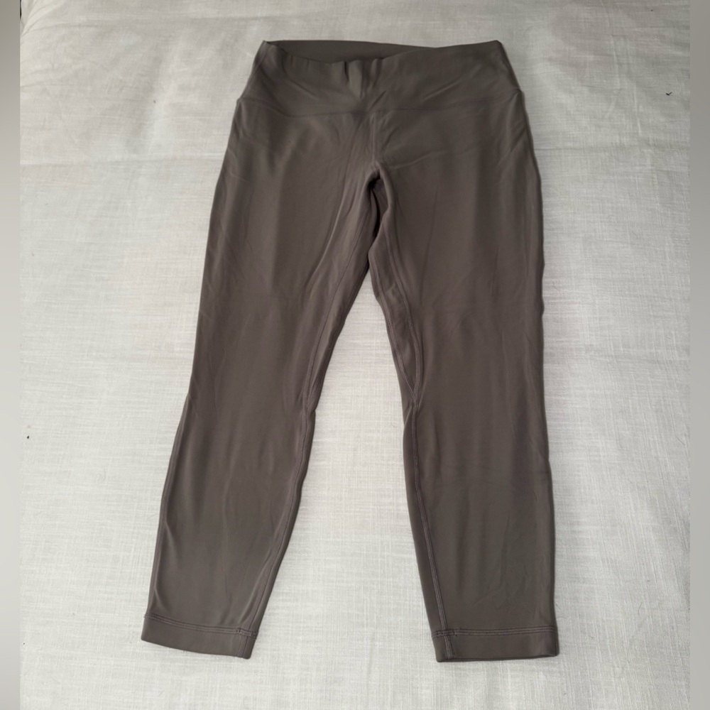 Light purple / gray Align 25